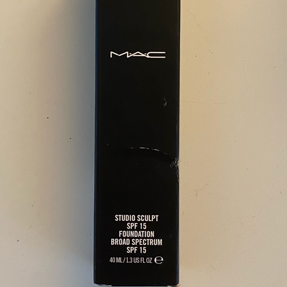 Brand New! In the original box. Color NW35